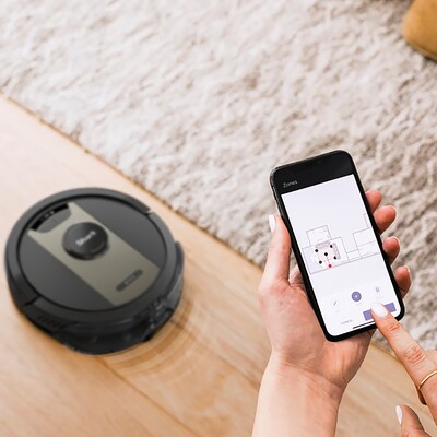 Shark IQ 2-in-1 Robotic Mop and Vacuum, Black and Bronze (RV2410WD)