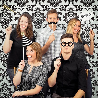 Creative Converting Black and Gold Photo Booth Kit (DTC1786E1P)
