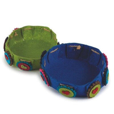S&S Worldwide Felt Basket Craft Kit, 12/Pack (CF-13765)