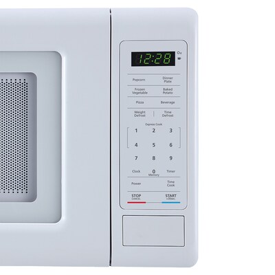 Magic Chef 0.7-Cu. Ft. Countertop Microwave (MC77MW)