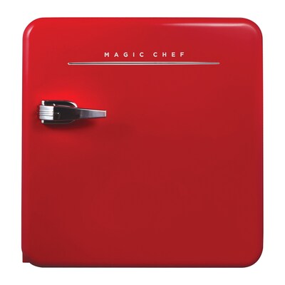 Magic Chef MCR16CHR 1.6-Cu. Ft. Retro Mini Fridge with Manual Defrost, Red