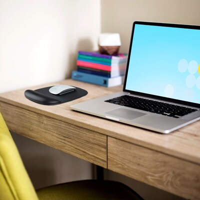 StarTech Ergonomic Gel Non-Skid Mouse Pad/Wrist Rest Combo, Black (B-ERGO-MOUSE-PAD)