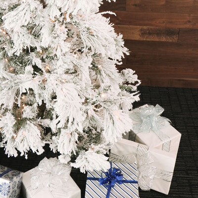 Fraser Hill Farm 10-Ft. Snowy Pine Flocked Christmas Tree (FFSN010-5SN)