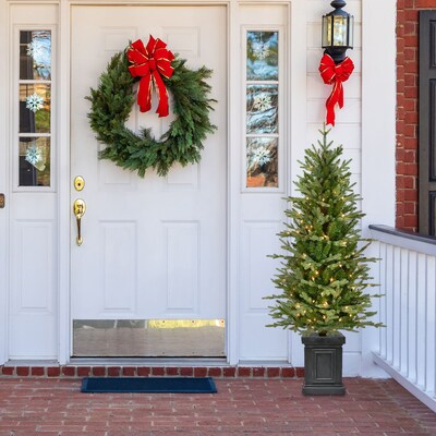 Fraser Hill Farm 4.5-Ft. Porch Tree (FFPTH054-1GR)