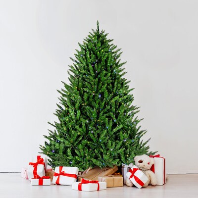 Fraser Hill Farm 7.5-ft. Centerville Pine Artificial Christmas Tree (FFCV075-6MGR)