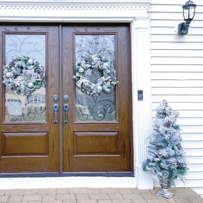 Fraser Hill Farm 4-Ft. Christmas Pre Lit Snow Flocked Porch Trees (FF048CHPT001-1SN/S2)