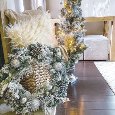 Fraser Hill Farm 4-Ft. Christmas Pre Lit Snow Flocked Porch Trees (FF048CHPT001-1SN/S2)