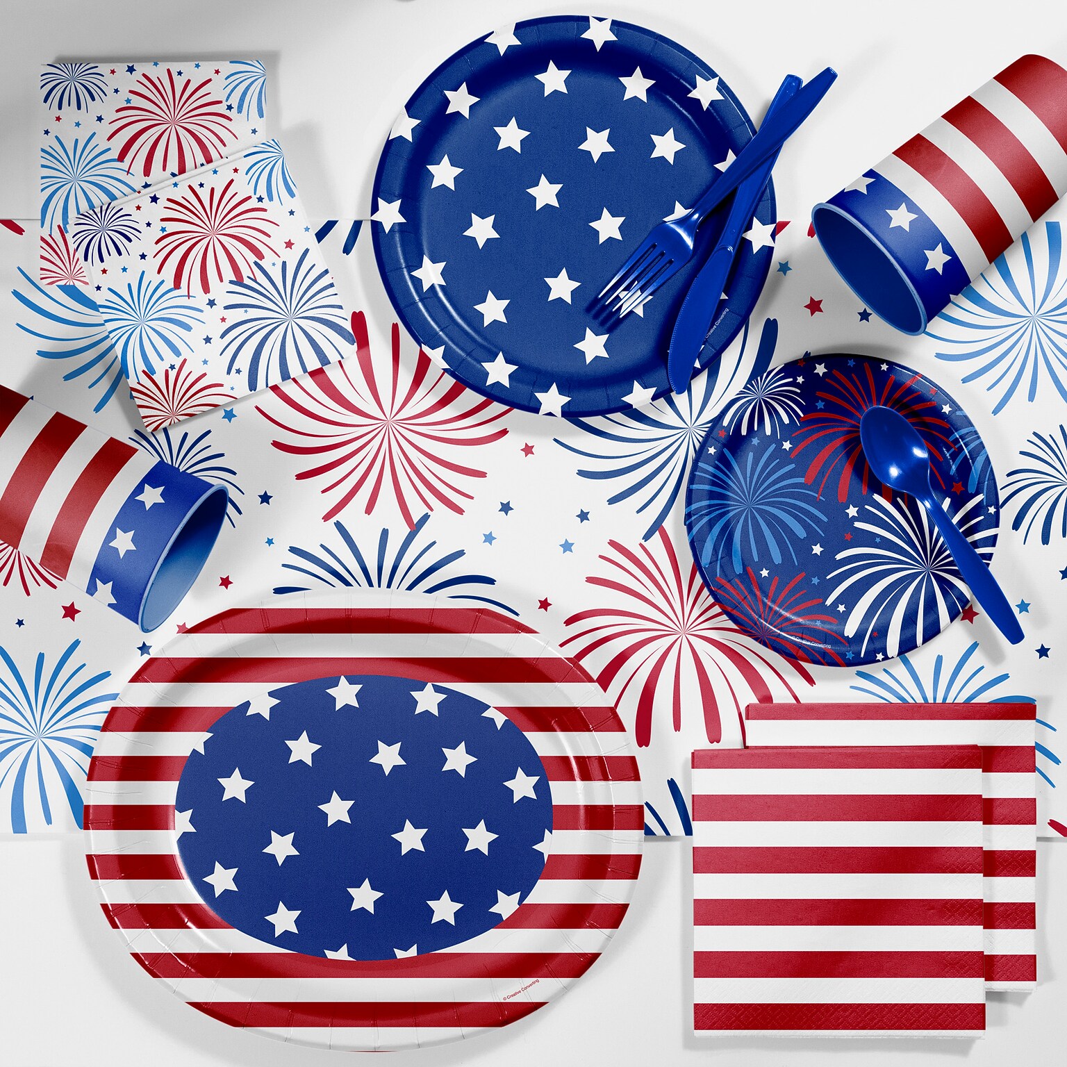 Creative Converting Patriotic Deluxe Party Supplies Kit (DTC2894E2B)