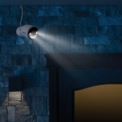 Lorex 4K Indoor/Outdoor Wi-Fi Security Camera with Smart Security Lighting, White (W881AAD-E)
