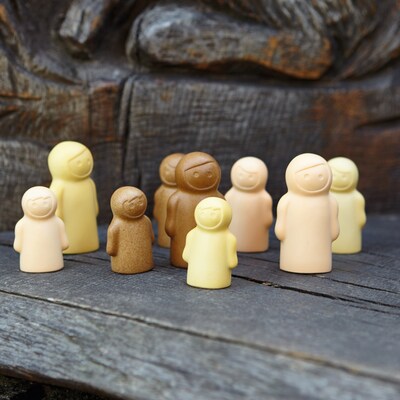Yellow Door Little People – Sensory Play Set of 9 Figures (YUS1084)