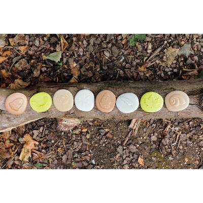 Yellow Door Let's Investigate – Nature, Set of 8 Stone Figures (YUS1197)