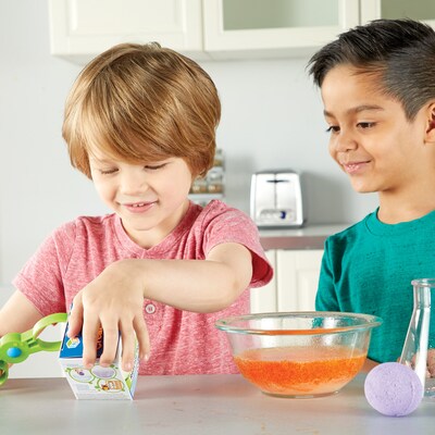 Learning Resources Beaker Creatures Reactor Pod, 35 Beaker Creatures (LER3818)