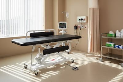 Viva Comfort XRO Electric Height Adjustable Exam Table with Safety Rails, 550 lbs. Capacity, Black (903-19-GR-BLK-MK)