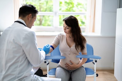 Viva Comfort Electric Adjustment Phlebotomy Chair, 590 lb. Capacity, 2 Flip Up Arms, Blue (ADIME997-06)