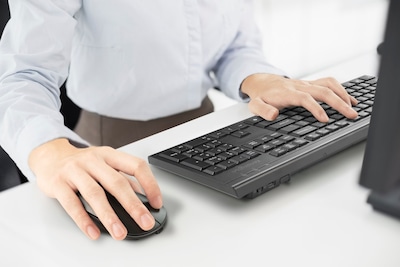 Kensington KM270 EQ Rechargeable Desktop Set, Keyboard and Mouse, Wireless, Black (K75560NA)