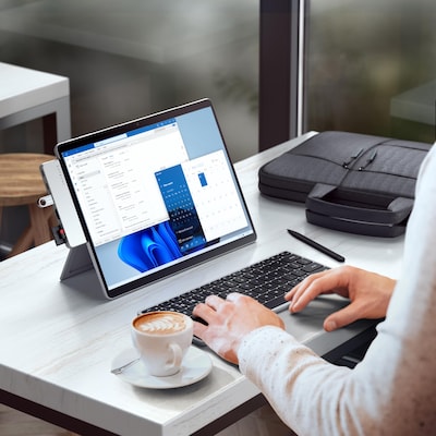 Dual USB-C Hub for Surface Pro 9 - Platinum