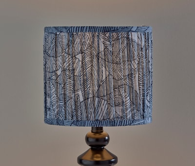 Adesso Samira 18.75"H Incandescent Table Lamp, Black/Blue Printed Fabric Shade (1650-01)