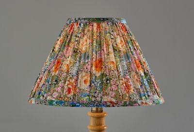 Adesso Faye 18"H Incandescent Table Lamp, Natural Wood/Multi-Color Floral Fabric Shade (1648-12)