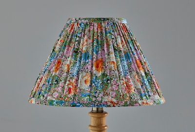 Adesso Faye 18"H Incandescent Table Lamp, Natural Wood/Multi-Color Floral Fabric Shade (1648-12)