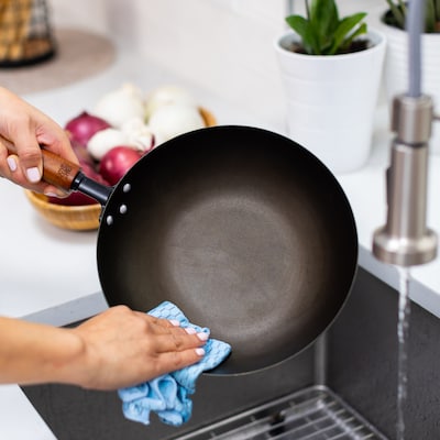 Joyce Chen Classic Carbon Steel 9.5 in. Frying Pan, Black (J21-0509)