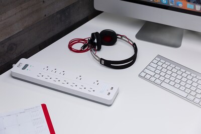 APC Home/Office SurgeArrest 12 Outlet Electronic Surge, 6' Cord, 2160 Joules (PH12U2W)
