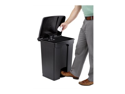 Safco Indoor Step Trash Can, Black Plastic, 17 Gal. (9922BL)