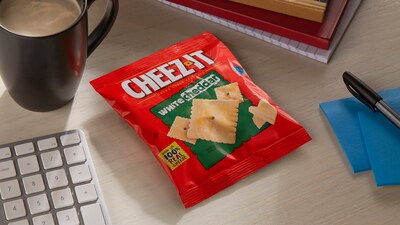 Cheez-It White cheddar Crackers, 1.5 oz., 45 Packs/Box (KEE10893)