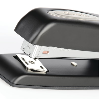 Swingline 747 Desktop Stapler, 25-Sheet Capacity, Staples Included, Black (S7074741G)