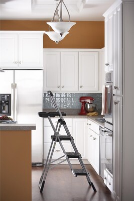 Cosco 4.61'H Steel Step Ladder (11880PBL1E)