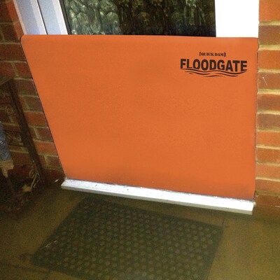 Quick Dam Universal Flood Gate, Flood Doorway Control, Expands 40"-45" (QDFG40)